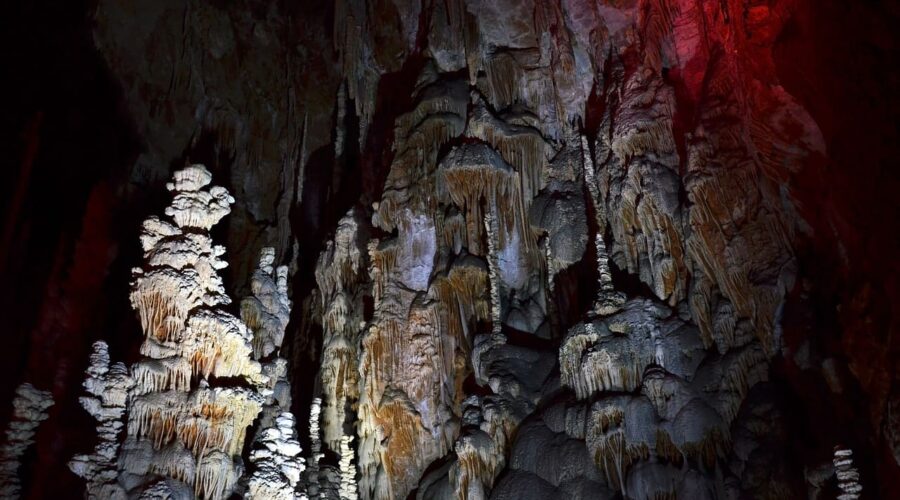 une grotte dans les Cévennes